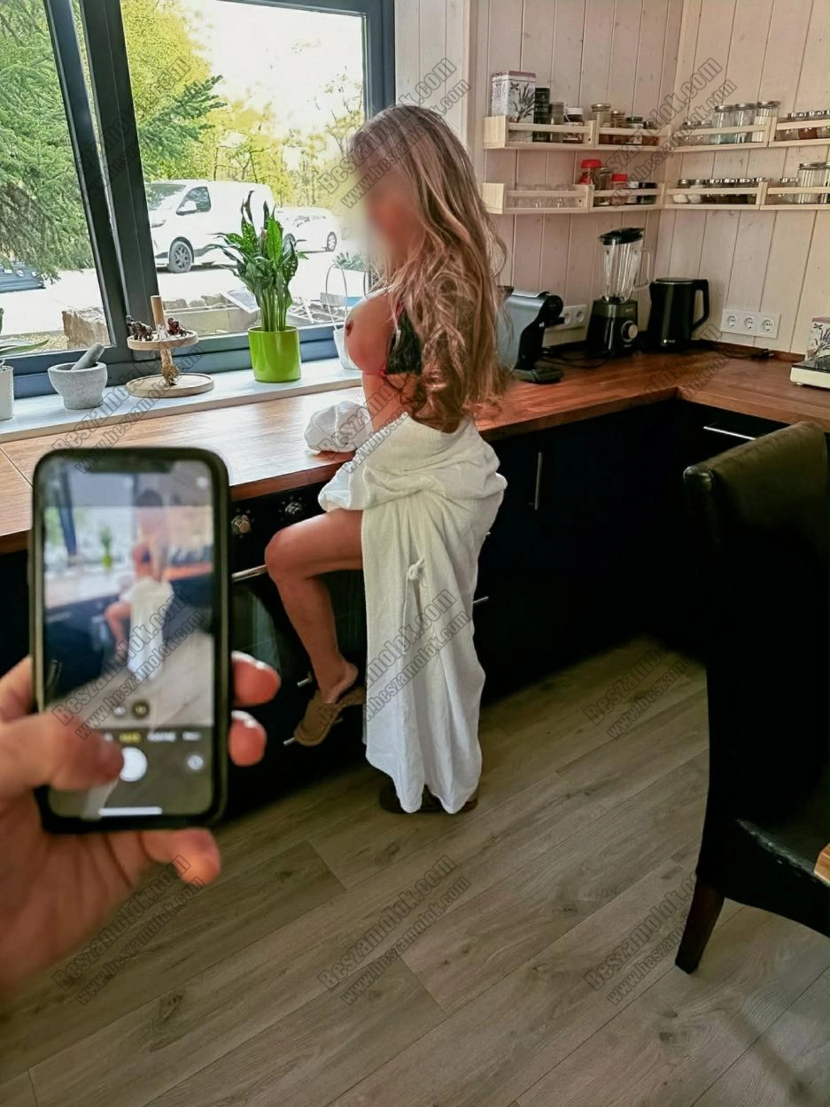 Jázmin - +36 70 244 2885 - feloras szexpartner foto